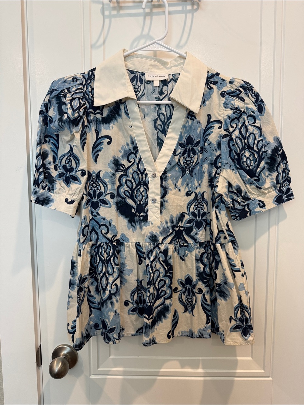 entro Cream and Blue Floral V-Neck Peplum Top